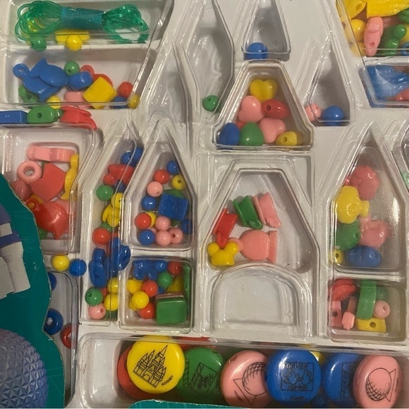 Vintage Disney Vacation Bead Set NEW Parks Land World Souvenir Castle Epcot Ball - Picture 6 of 8